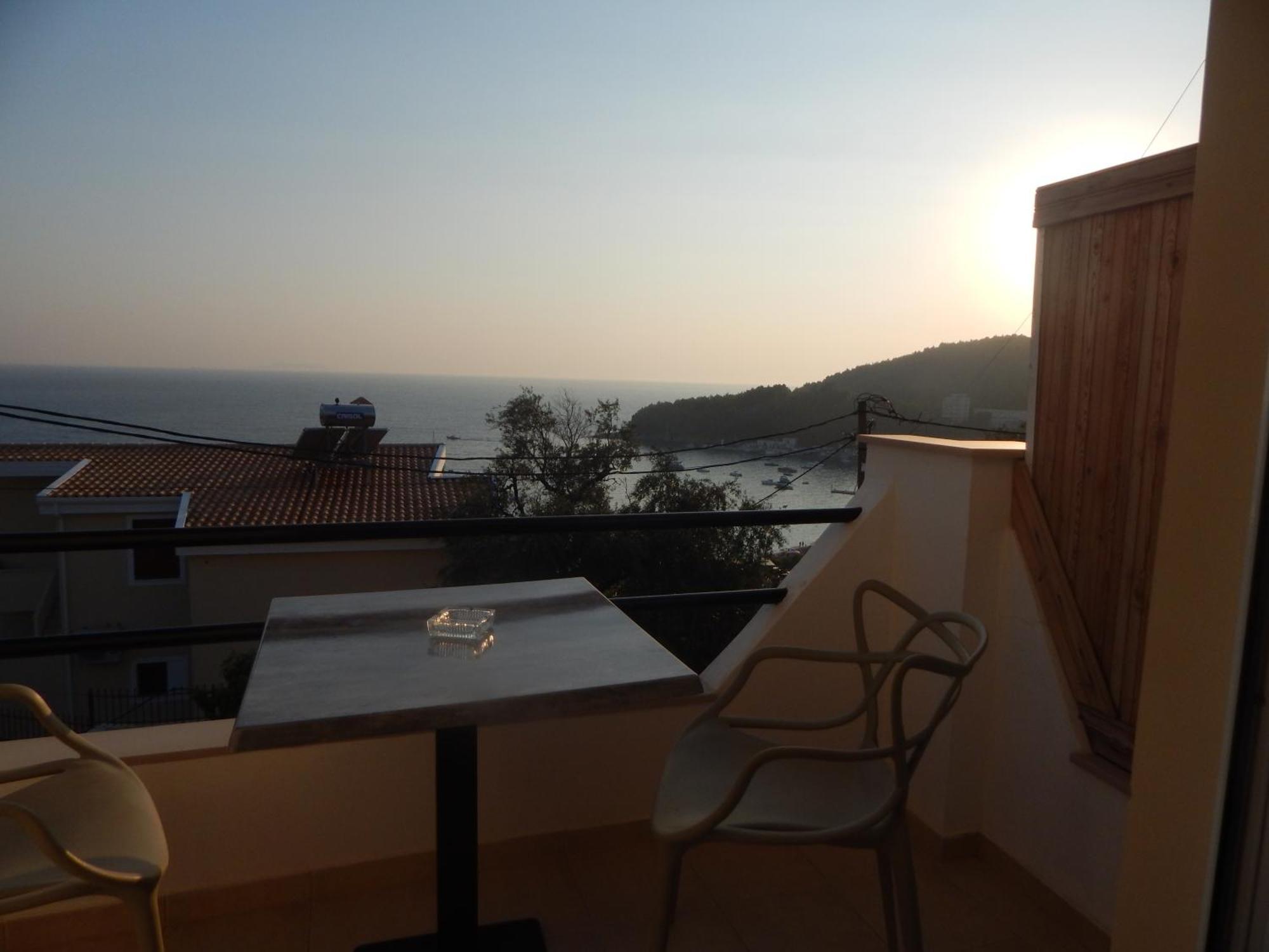 Bel Air Rooms Himare Buitenkant foto