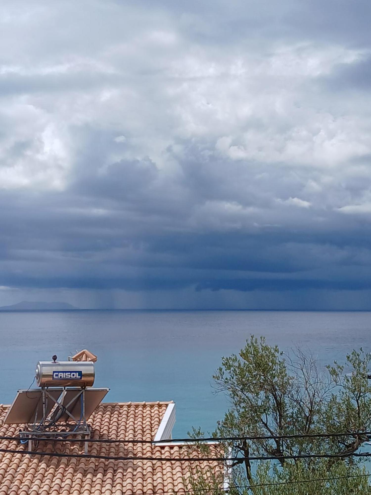 Bel Air Rooms Himare Buitenkant foto